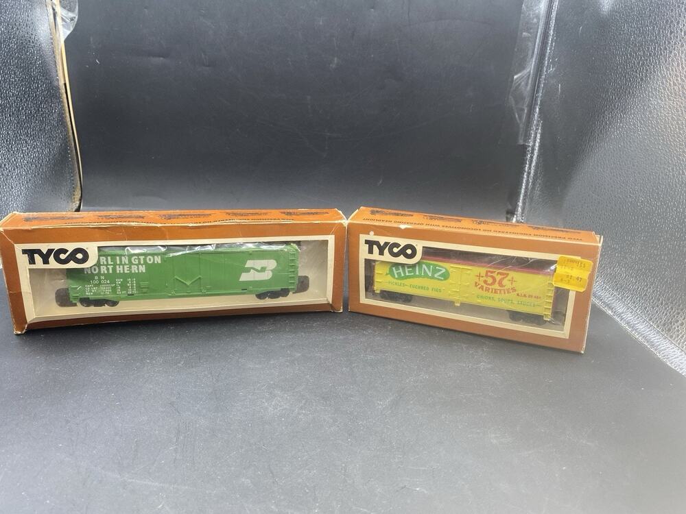 2 Lot HO Scale TYCO Train Box Cars Burlington Northern 399E • Heinz 355F